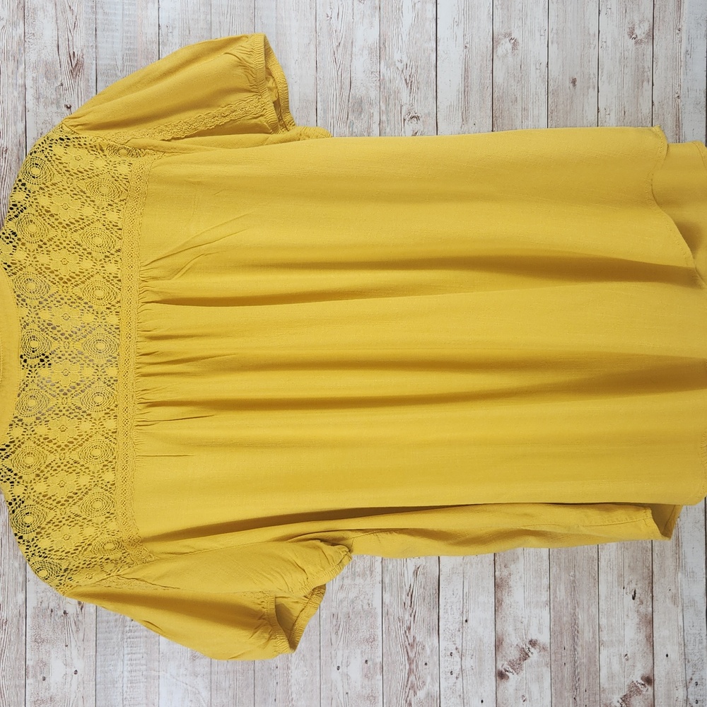 Torrid, Women's Maze Yellow Lace, Elastic Short Sleeves, Button Down, SZ 2 - Picture 4 of 10